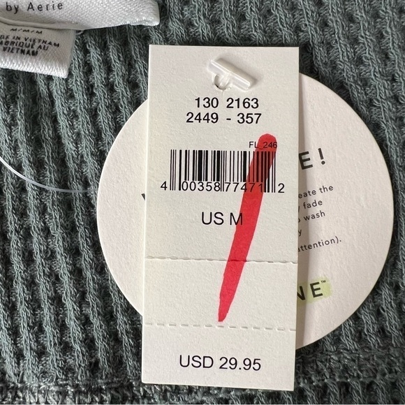 NWT Aerie Offline cropped tank top size medium - Picture 9 of 12